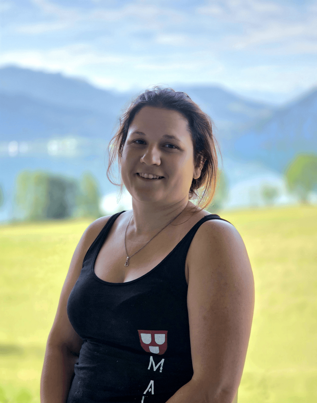 Portrait von Andrea Iten von Maler Iten. Das Bild steht für persönlichen Kontakt, regionale Nähe und zuverlässige Malerarbeiten im Ägerital und Umgebung.